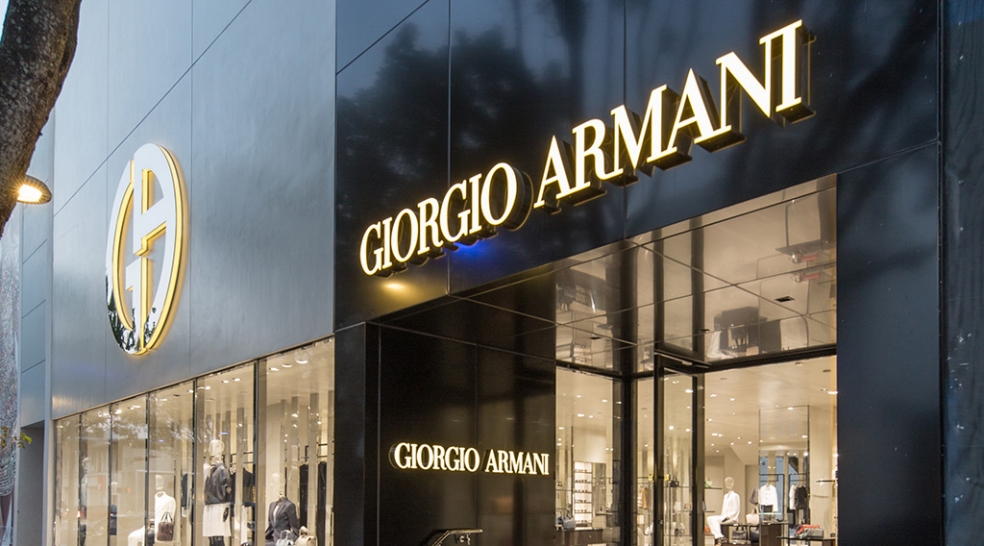 Giorgio Armani сворачивает бизнес