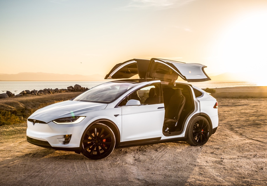 Электрокары Tesla получат режим "вечеринки"