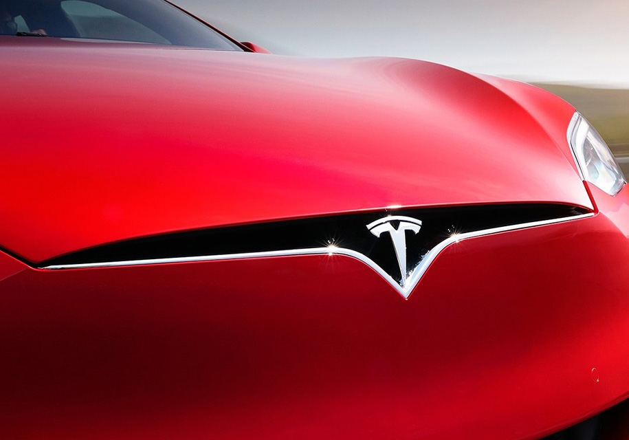Маск назвал дату дебюта грузовика Tesla