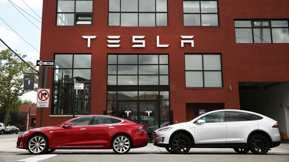 Электрокары Tesla смогут сами ездить в сервис