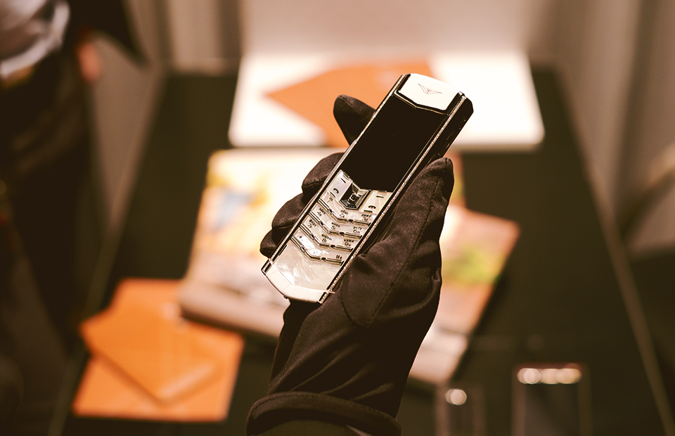 Vertu выставила на аукцион свои раритетные модели