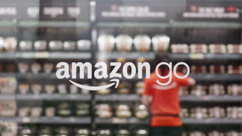 Amazon открыл свой первый физический продуктовый магазин