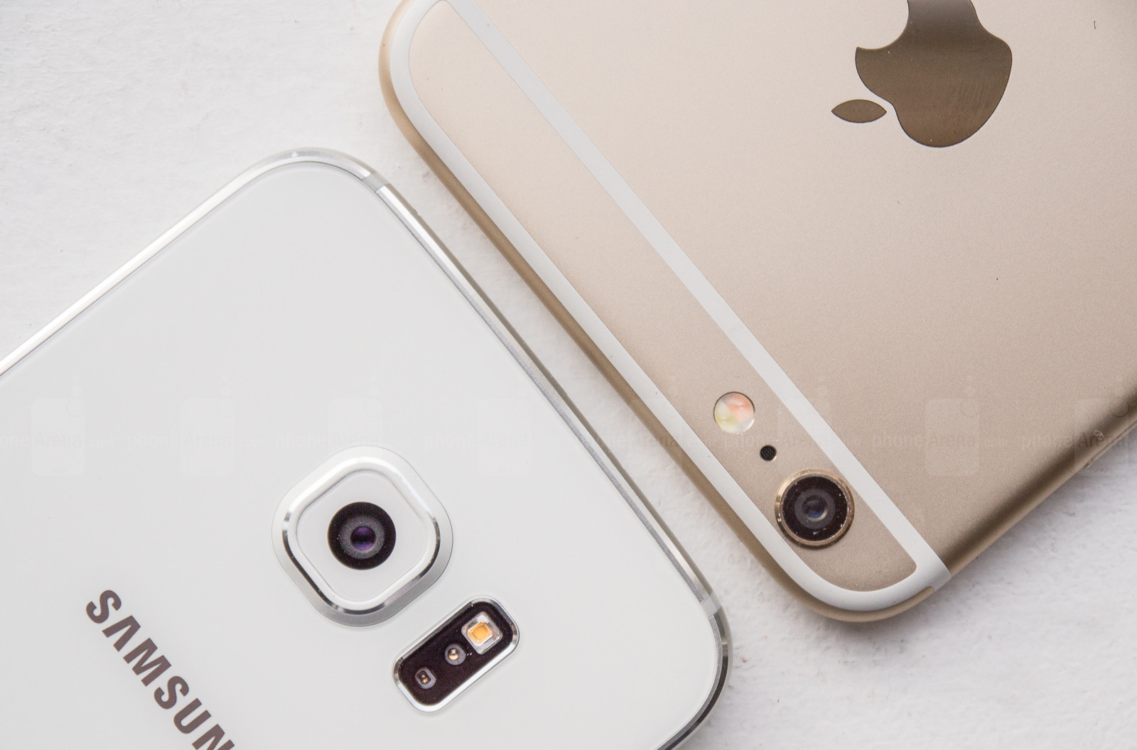 Мир, дружба, жвачка: Apple и Samsung выпустят телефон вместе