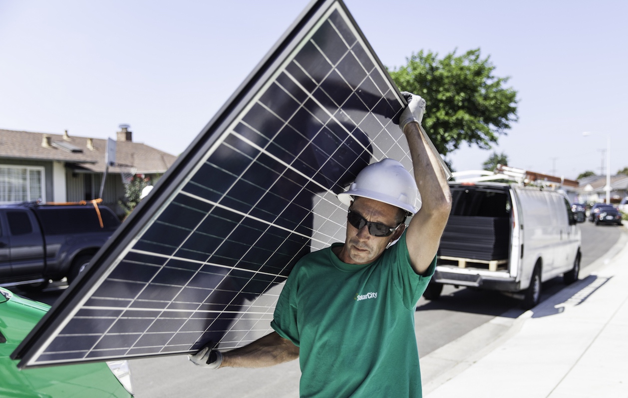 Tesla открыла приём предзаказов на «солнечные крыши» SolarCity