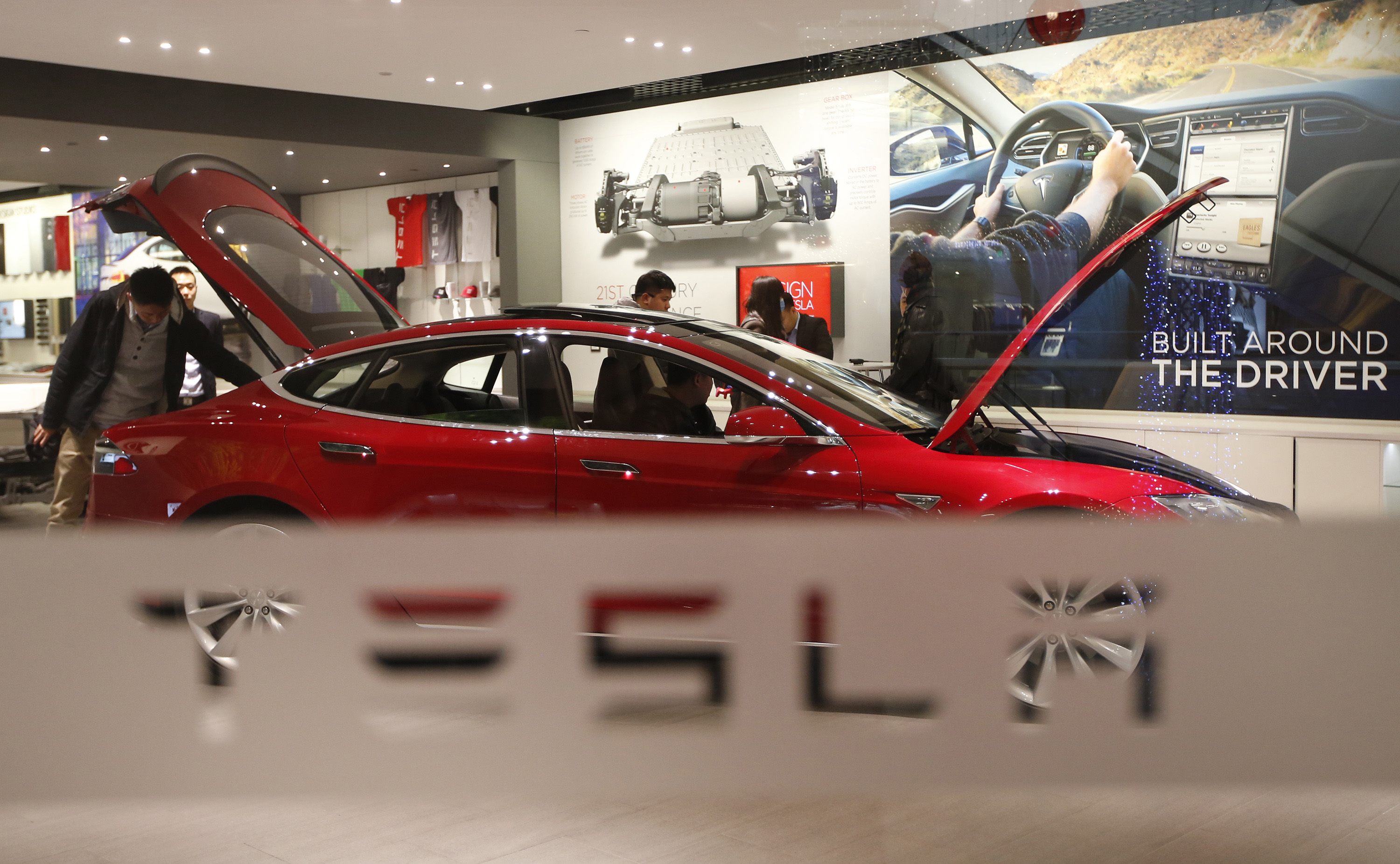Tesla будет собирать электромобили в Китае