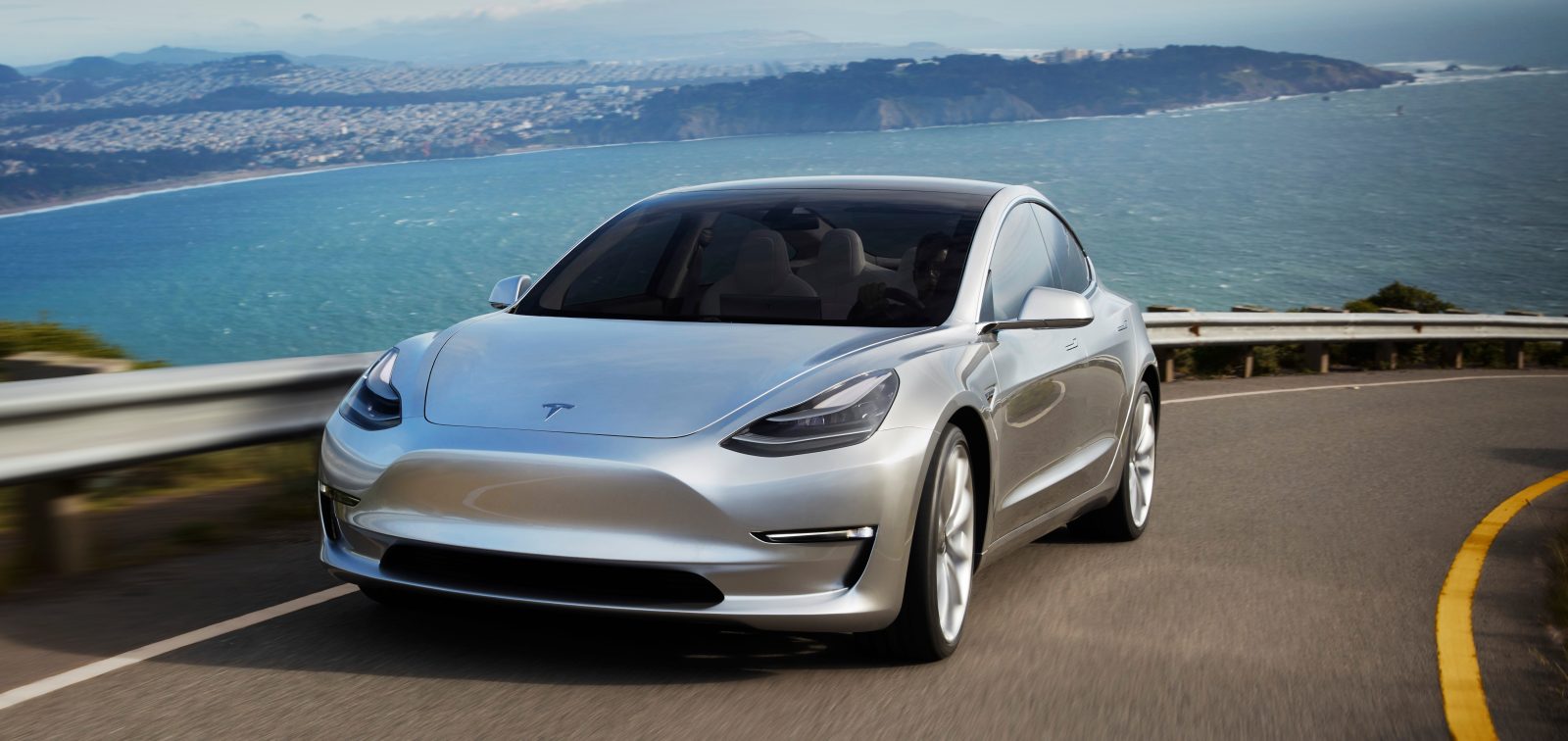 Самым молодым покупателем автомобиля Tesla стал 14-летний подросток