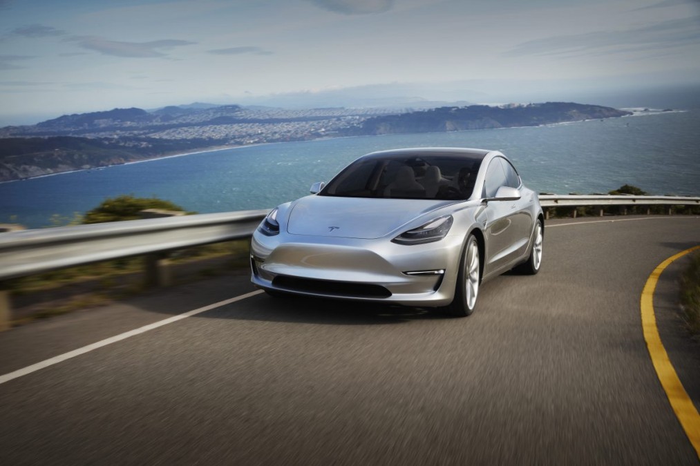 Новый автомобиль от Tesla готов покорять рынок